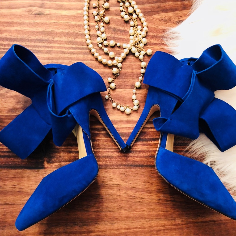 Aminah Abdul Jillil Blue Suede bow pump